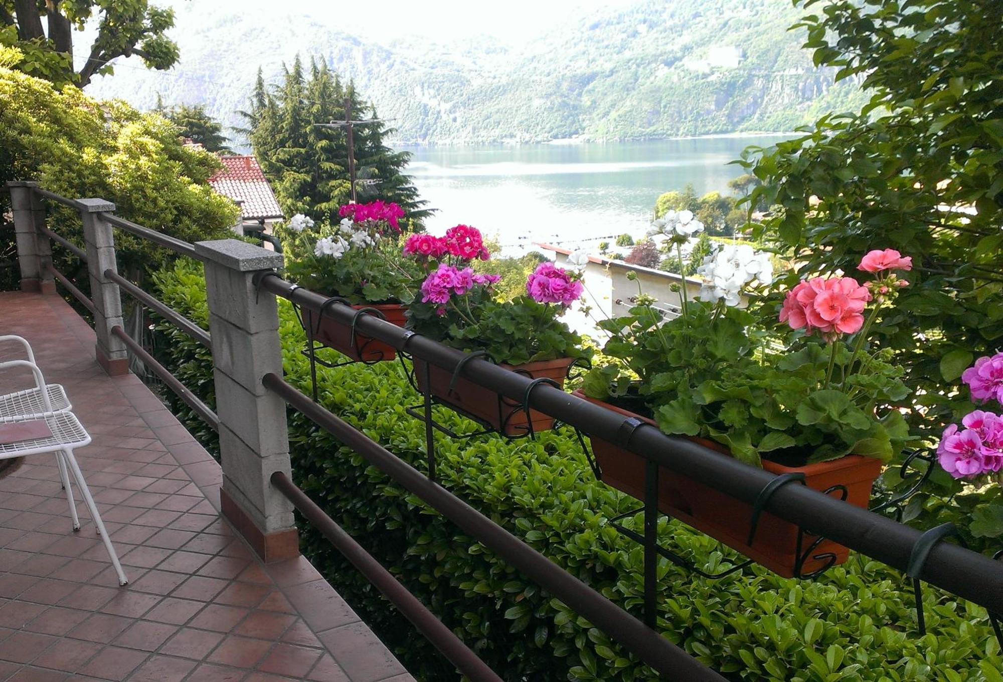 Lake And Guzzi View - Holiday Home Mandello del Lario Exterior photo