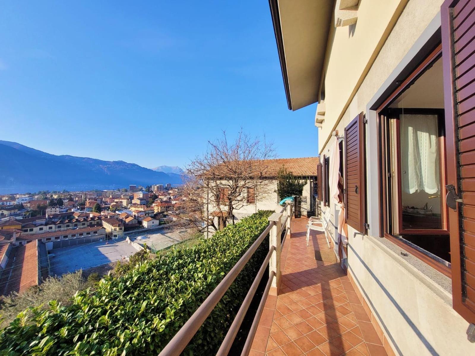 Lake And Guzzi View - Holiday Home Mandello del Lario Exterior photo