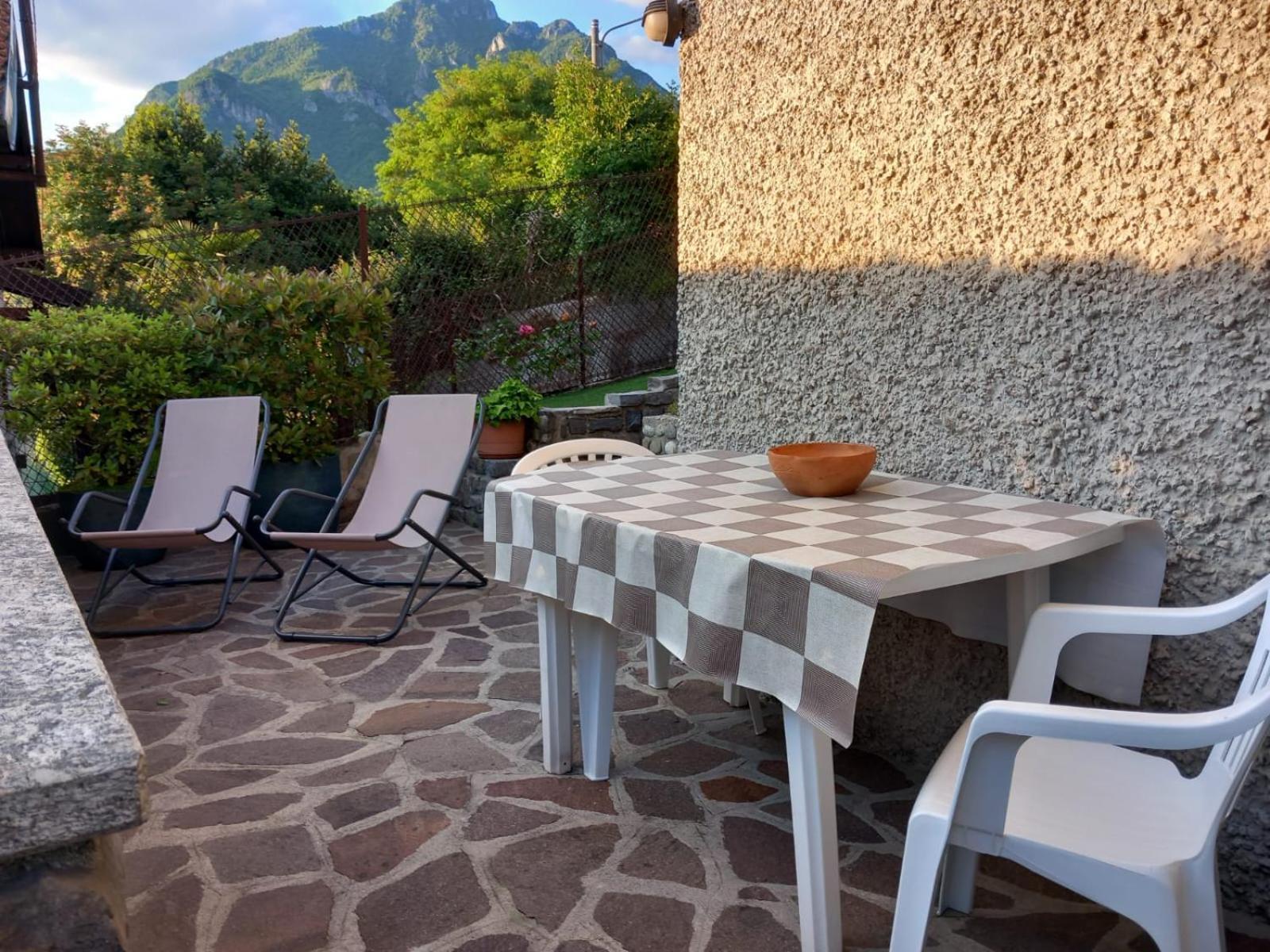 Lake And Guzzi View - Holiday Home Mandello del Lario Exterior photo